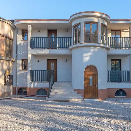 Appartement Moderne 1 A Frejus Apartment
